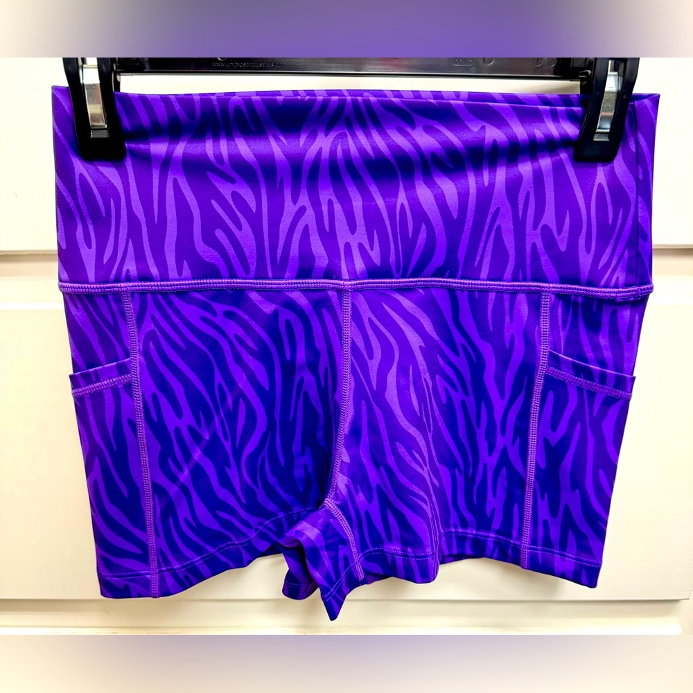 NWOT Constantly Varied Gear 2.5 inch shorts